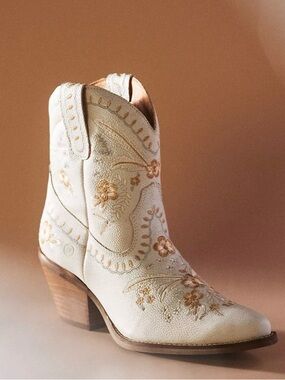dingo 1969 Primrose Leather booties White Embroidered Floral Western Ankle Boot